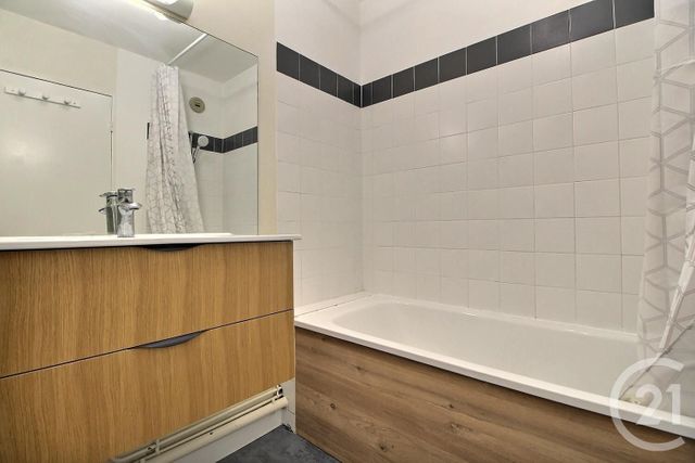 Appartement à vendre - 3 pièces - 69.0 m2 - BORDEAUX - 33 - AQUITAINE - Century 21 Ornano